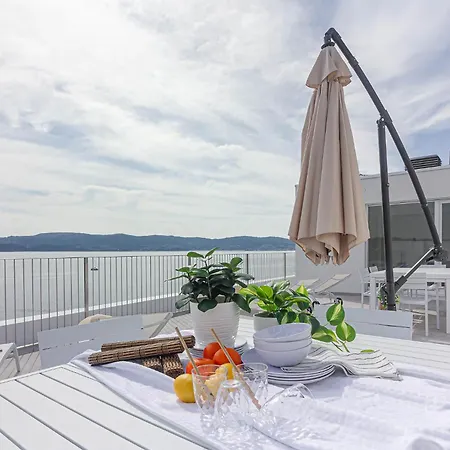 Blue Ocean Deluxe Apartment