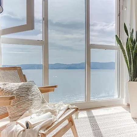 Blue Ocean Deluxe Apartment